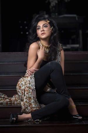 Joya hot stair.jpg Joya Ahsan Hot Photoshoot